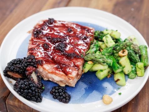 Sunny's Easy Grilled Tuna with Blackberry Glaze
