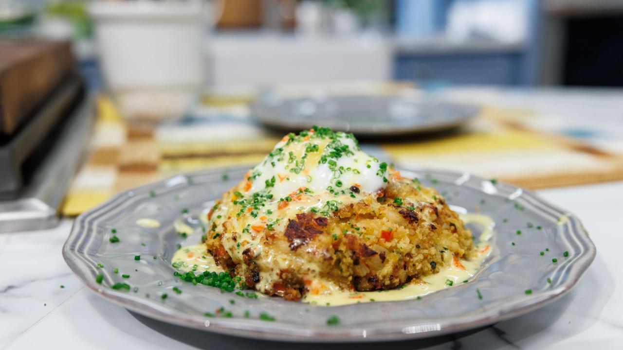Crabcake Eggs Benedict
