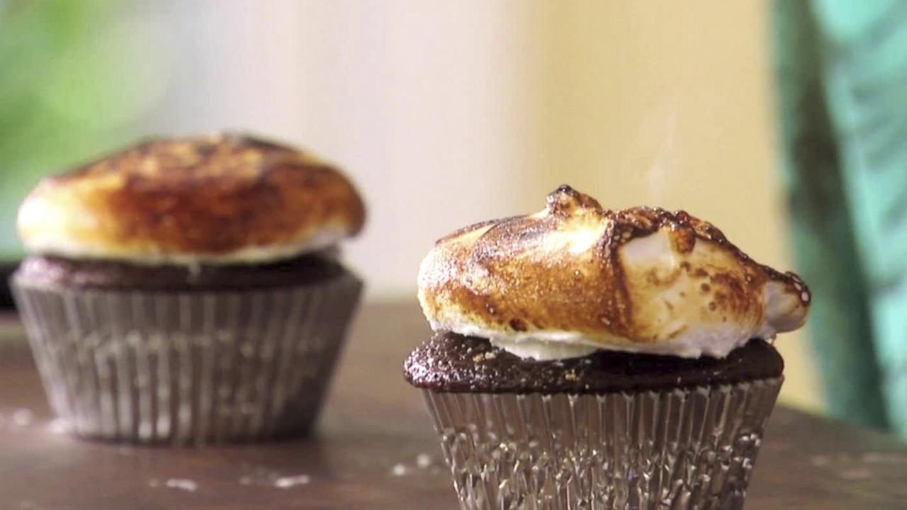 Marshmallow-Topped Cupcakes