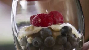 Mom's Berry and Yogurt Parfait