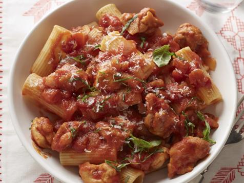Rigatoni With Chicken Thighs