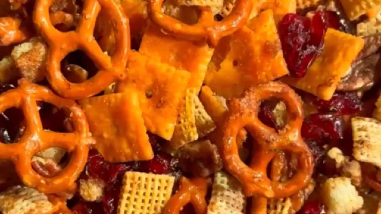 Thanksgiving Snack Mix