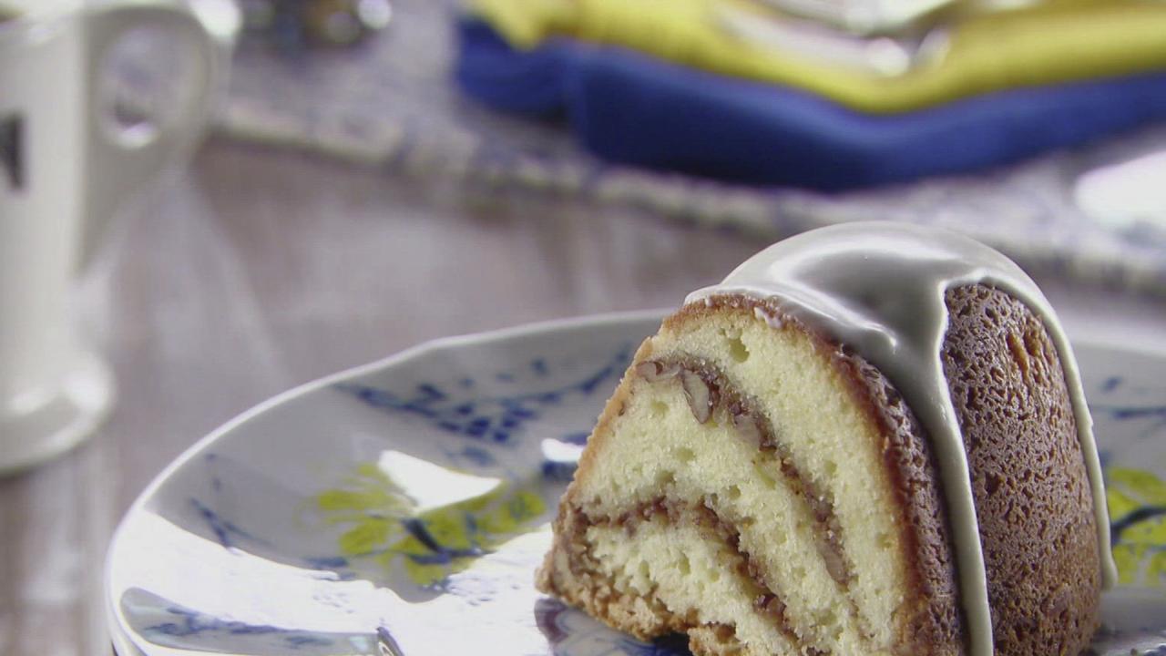 Streusel-Filled Coffee Cake
