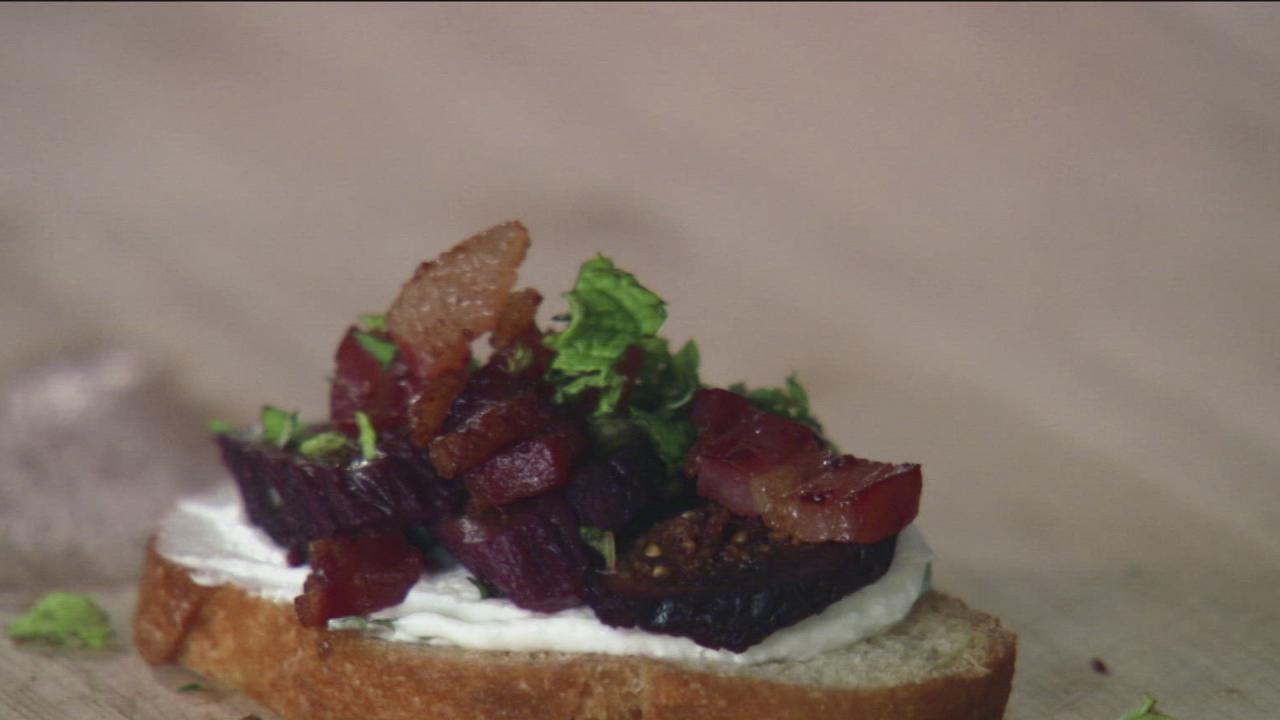 Crostini With Figs/Goat Cheese