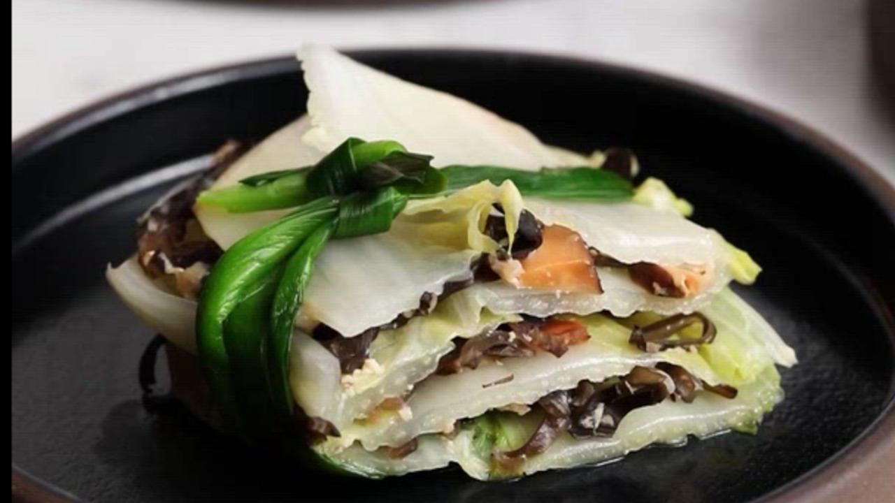 Korean Braised Napa Cabbage