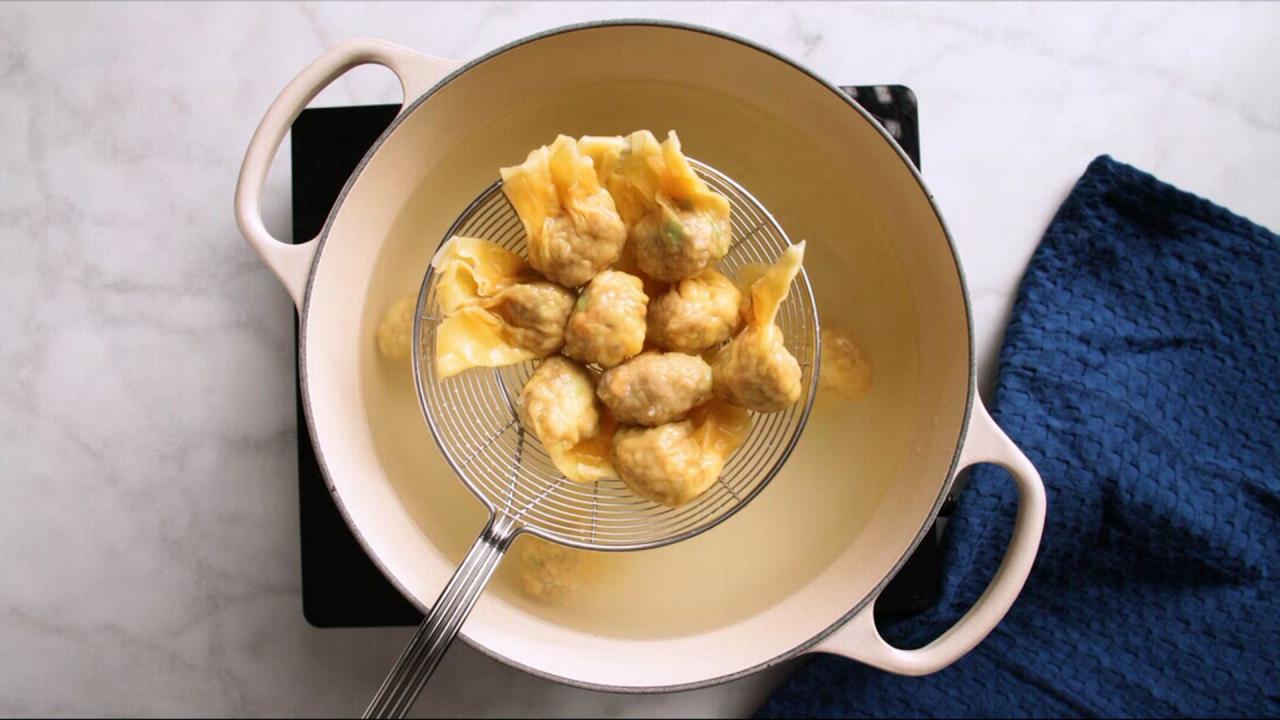 Wontons in Chili Oil