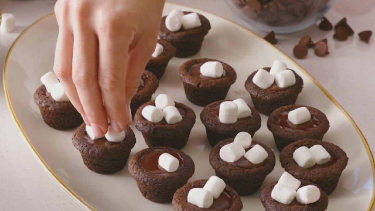 Mini Hot Cocoa Cookie Cups