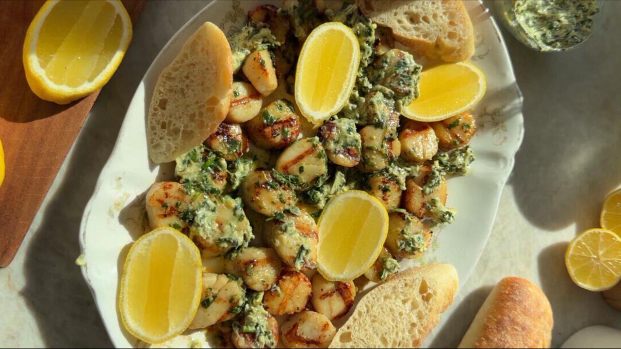 The Best Grilled Scallops