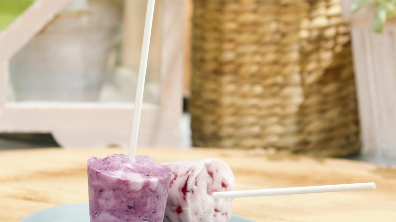 Frozen Blueberry-Yogurt Pops