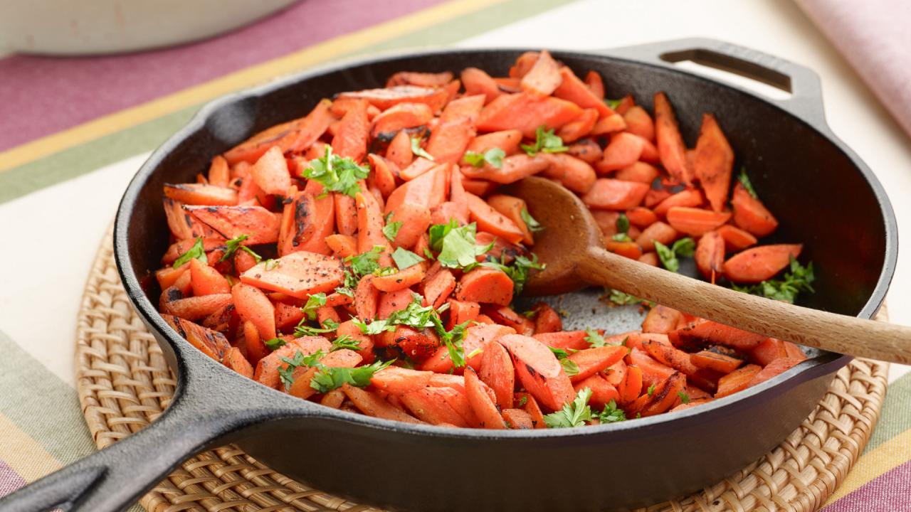 Cast-Iron Carrots With Curry