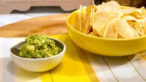 Simple and Fresh Guacamole