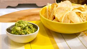 Simple and Fresh Guacamole