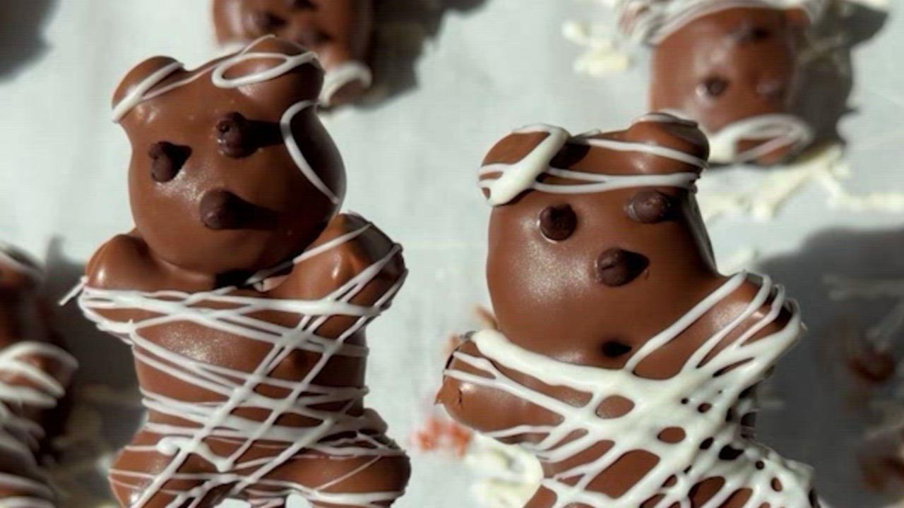 Chocolate-Covered Strawberry Mummies