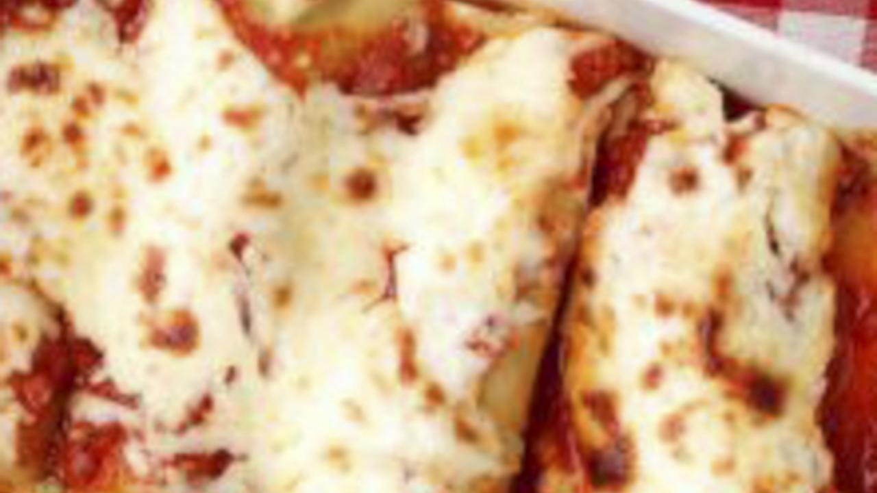 See How to Make Giada's Baked Manicotti