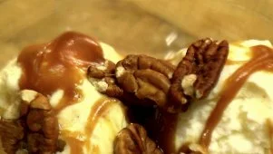 Homemade Caramel Pecan Sundaes