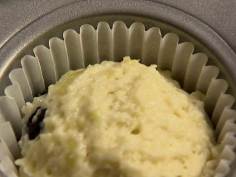 How to Make Blueberry Muffins