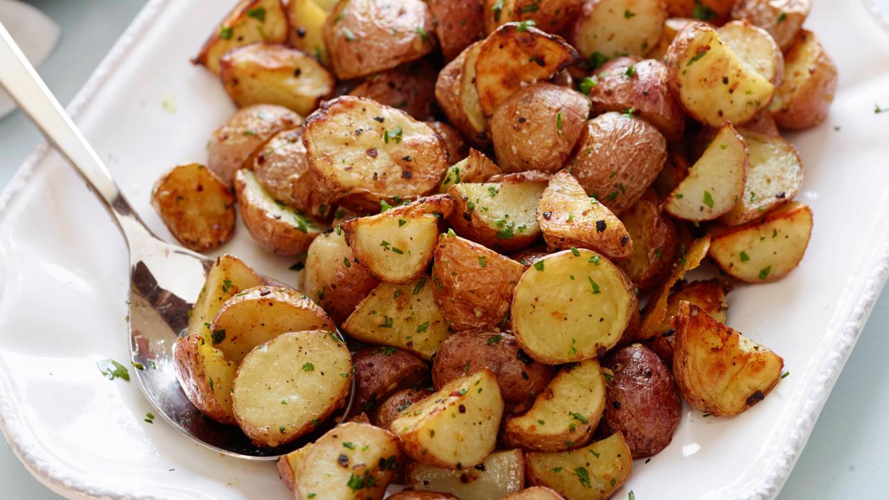The Barefoot Contessa's Garlic Roasted Potatoes