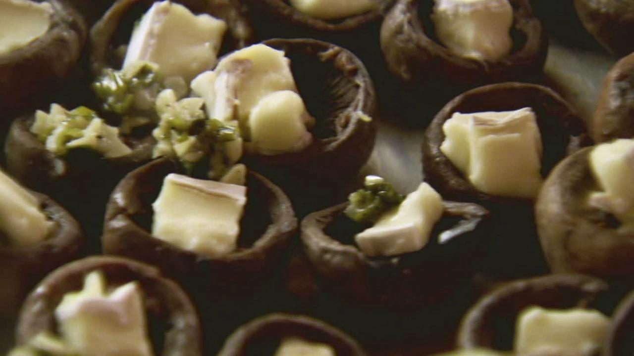 Ree's Brie-Stuffed Mushrooms
