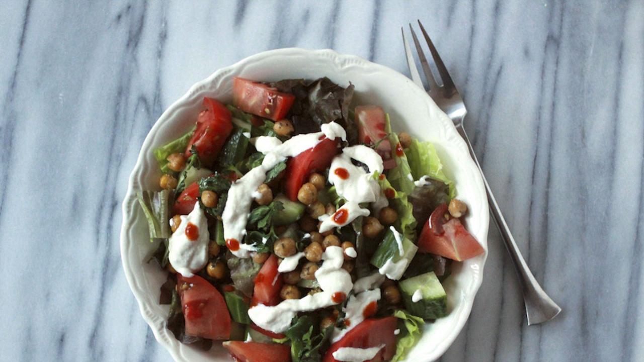 Fast and Healthy Falafel Salad