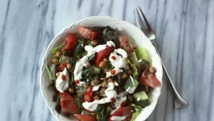 Fast and Healthy Falafel Salad