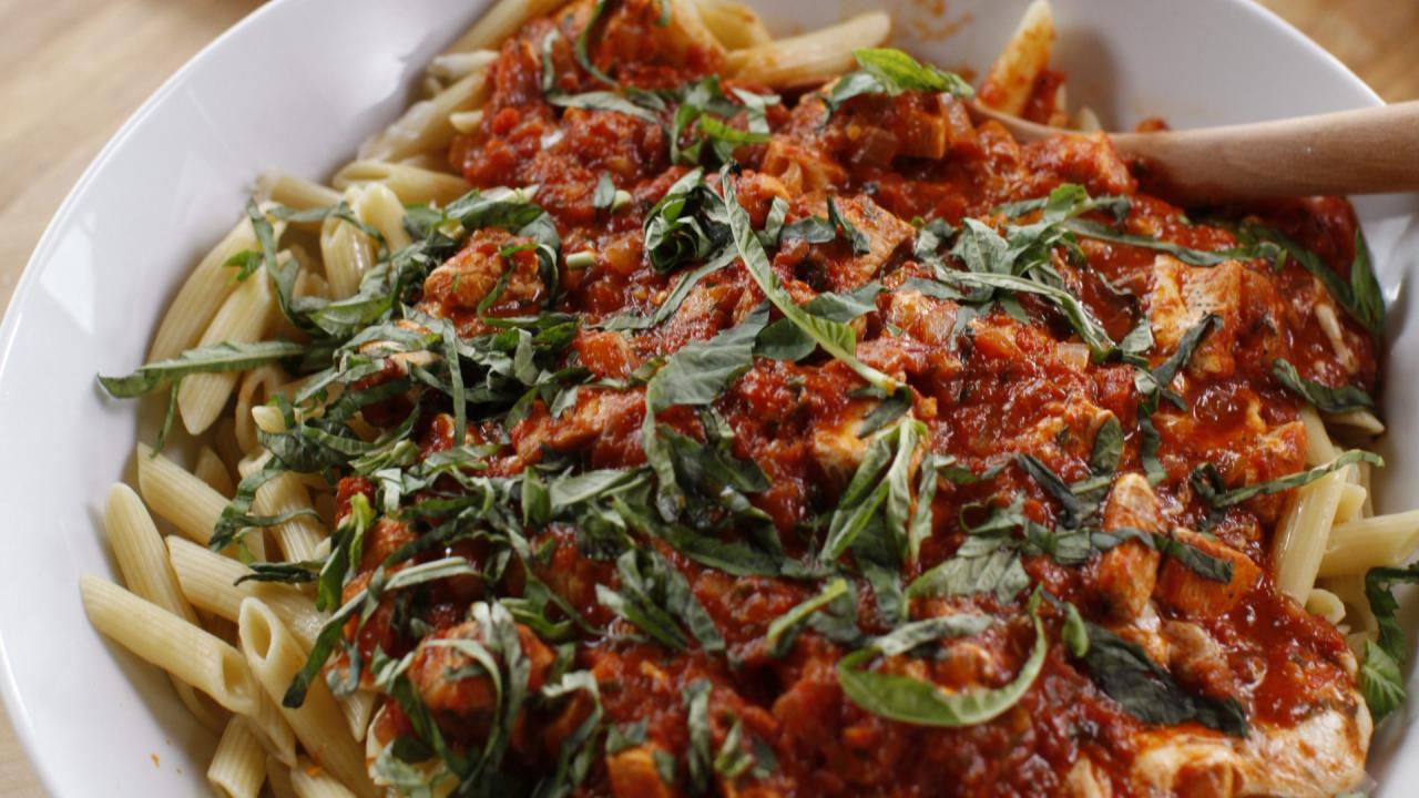 Easy Chicken Mozzarella Pasta