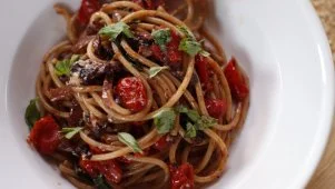 Rustic Pasta Puttanesca