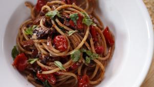 Rustic Pasta Puttanesca