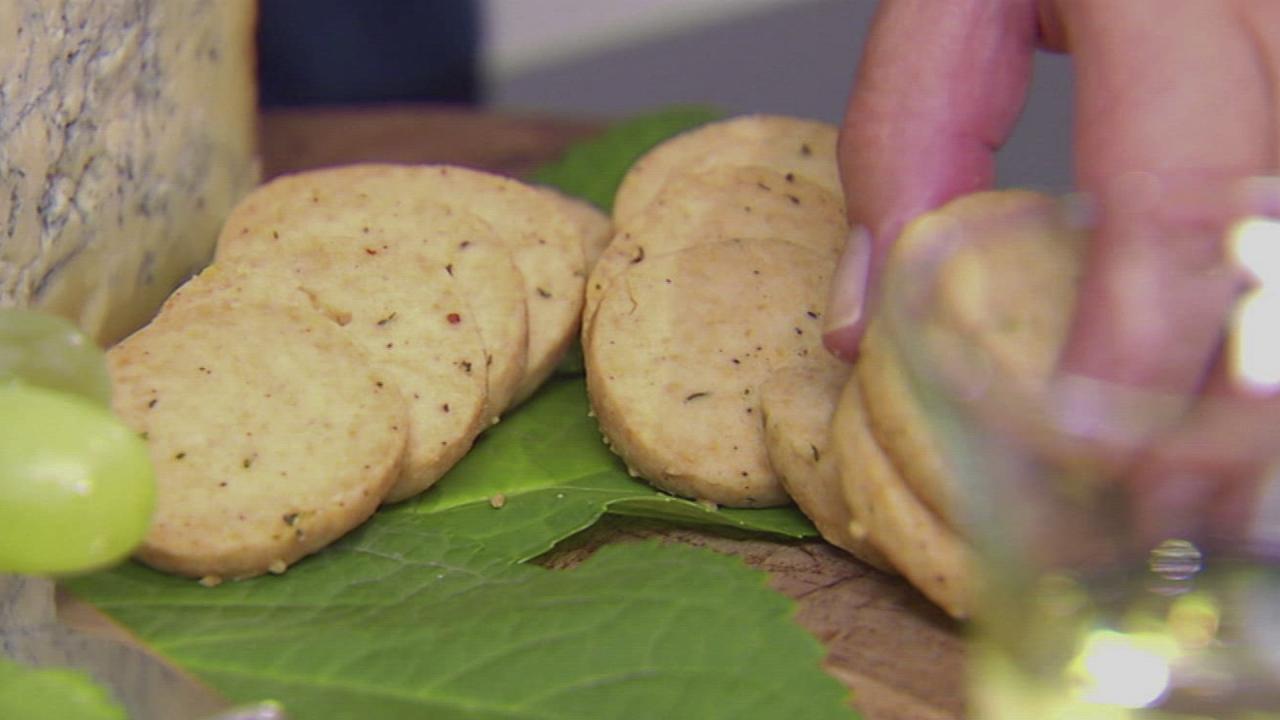 Easy Cheese and Herb Crackers