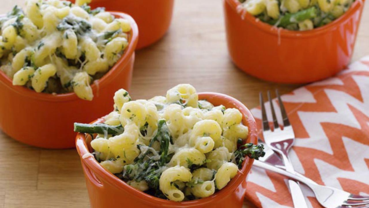 Rachael's Mac 'N' Cheese Bake