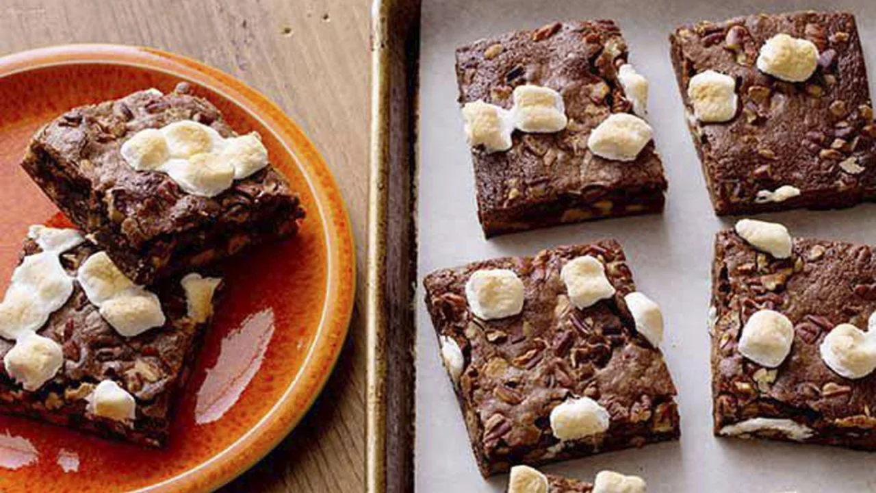 Marshmallow-Nut Brownies