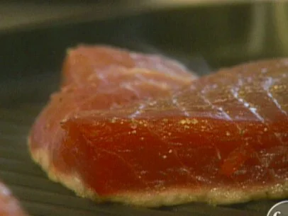 Giada's Grilled Tuna With Pesto