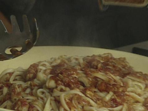 Linguine With Chicken Ragu