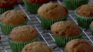 Giada's Carrot-Apple Cupcakes