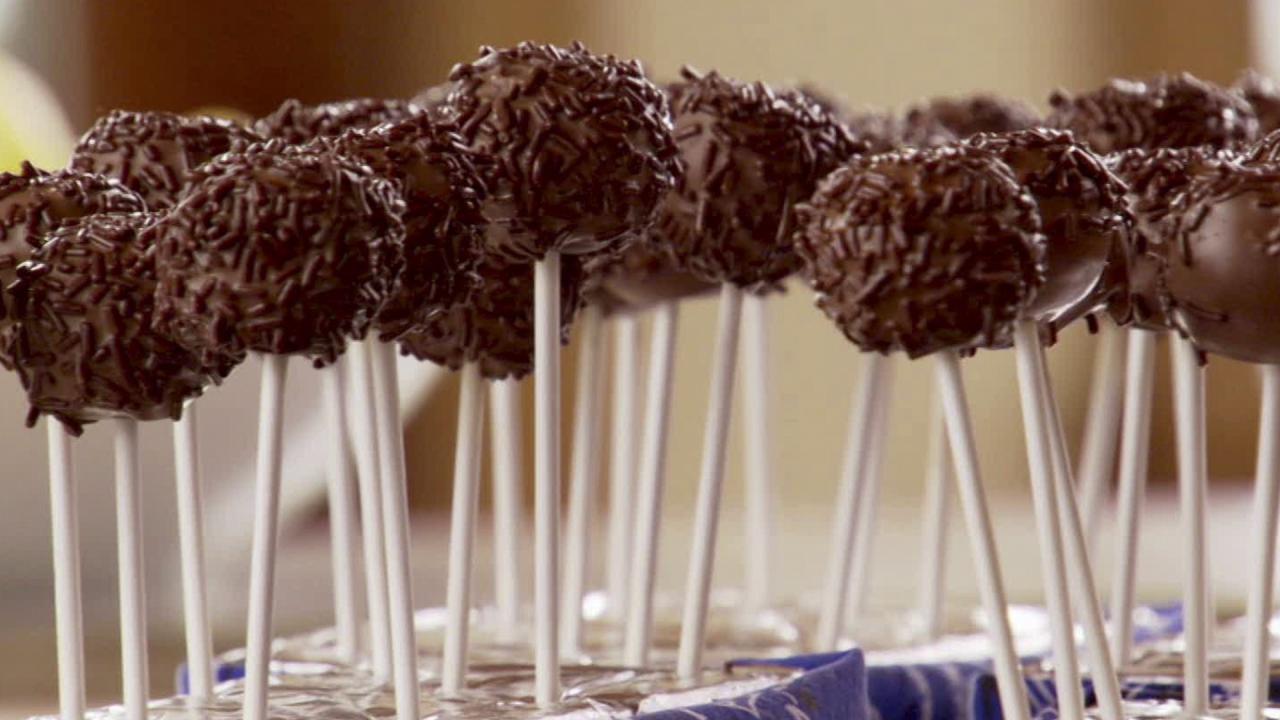 Dark Chocolate Brownie Pops