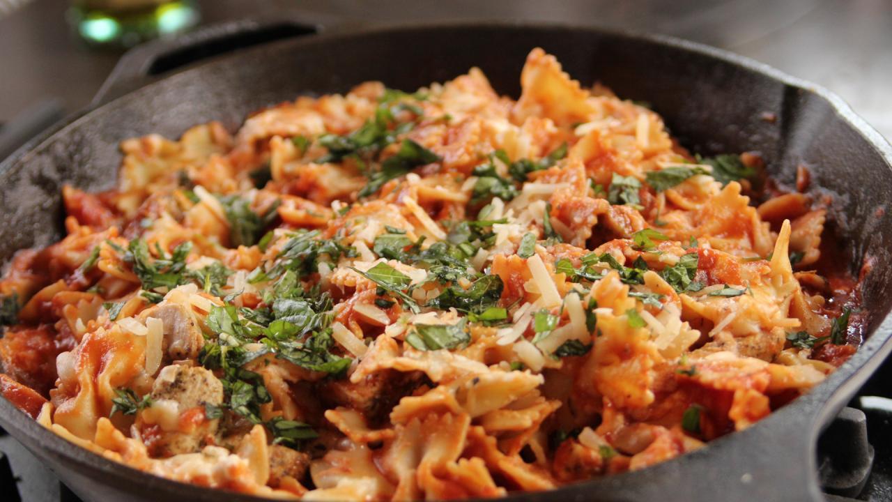 Ree's Skillet Chicken Lasagna