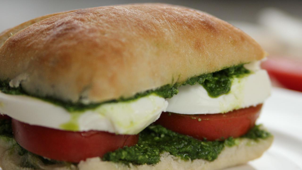 Mozzarella and Pesto Sandwich