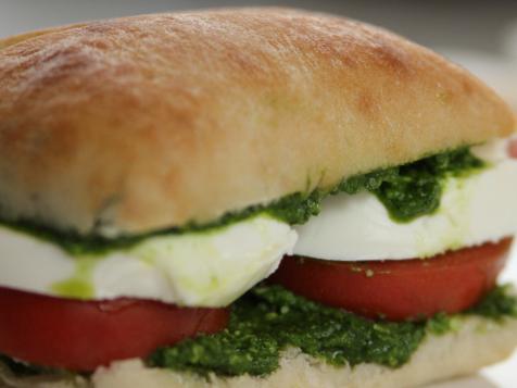 Mozzarella and Pesto Sandwich