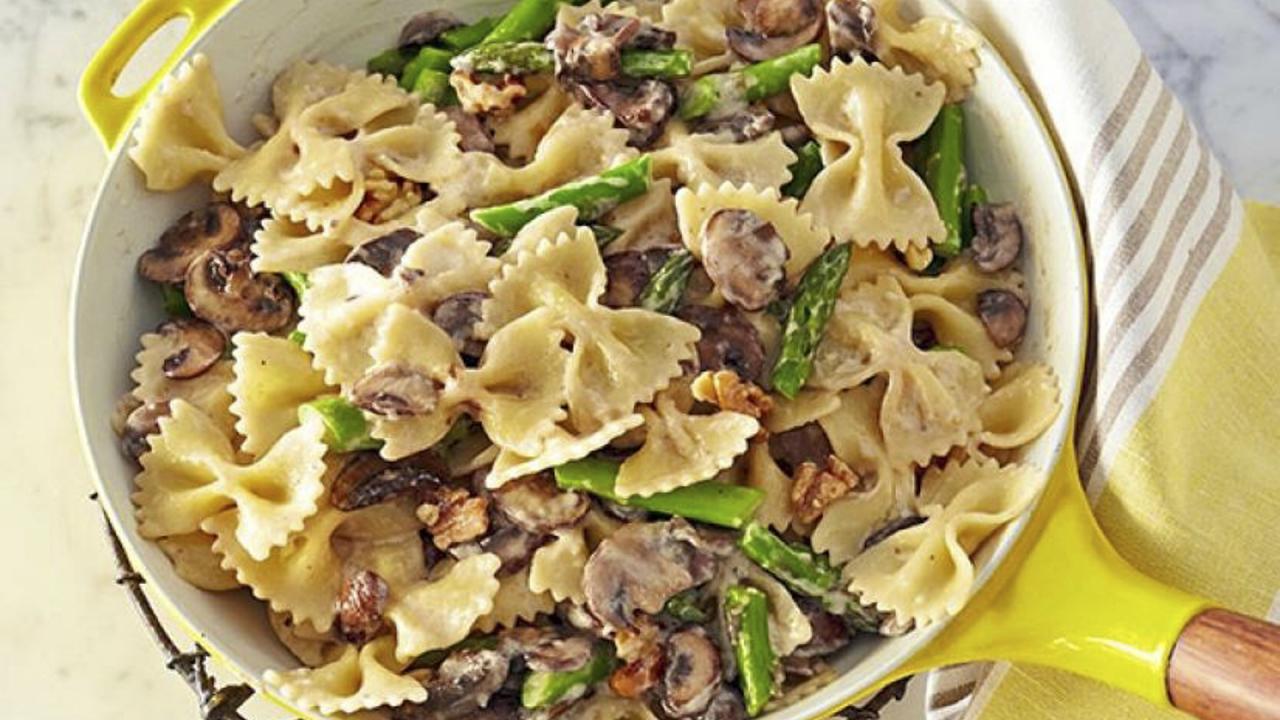 Giada's Creamy Farfalle