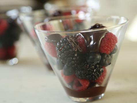 Dark Chocolate Sauce with Fresh Berries
