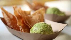 Guacamole and Wonton Chips