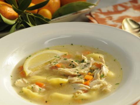 Quick Chicken Tortellini Soup