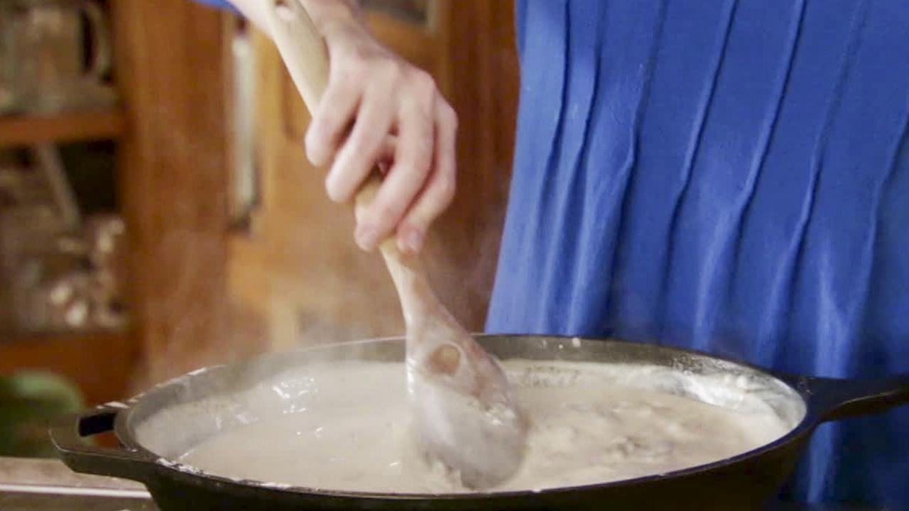 Ree's Sausage Gravy