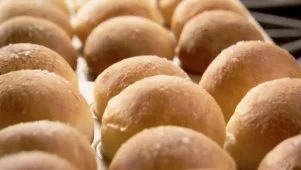Ree's Garlic Butter Rolls