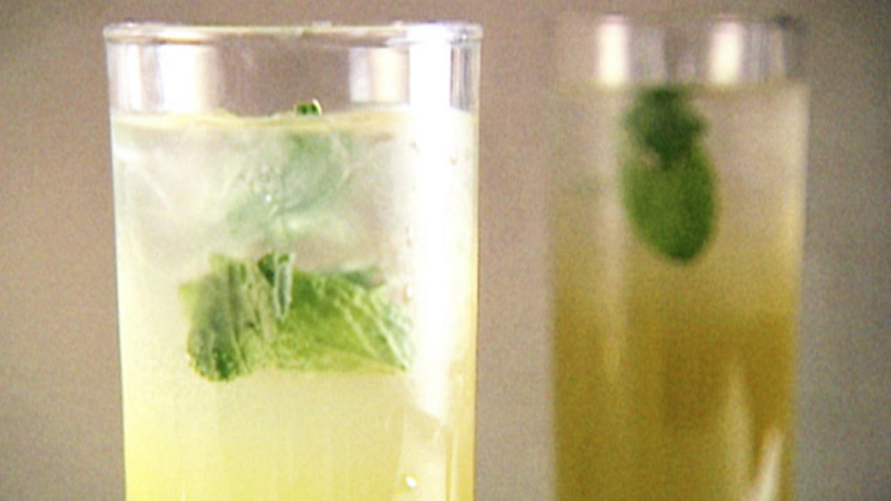 Cool Lime-oncello Spritzers