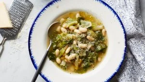 Hearty Escarole and Bean Soup