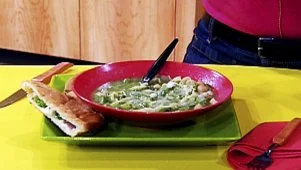 Veggie Pesto Bean Soup