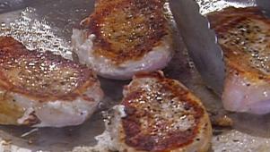 Pork Chops with Apple Sauce