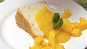 Angel Food with Mango Sauce