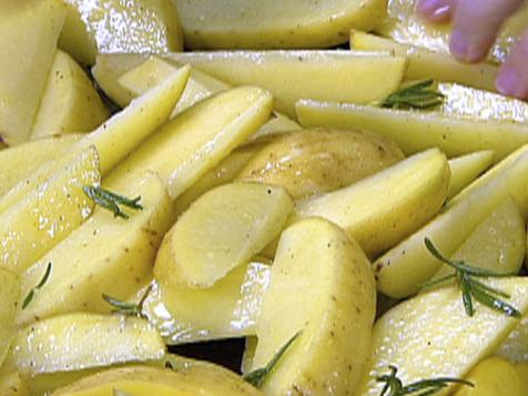 Crunchy Roasted Rosemary Potatoes