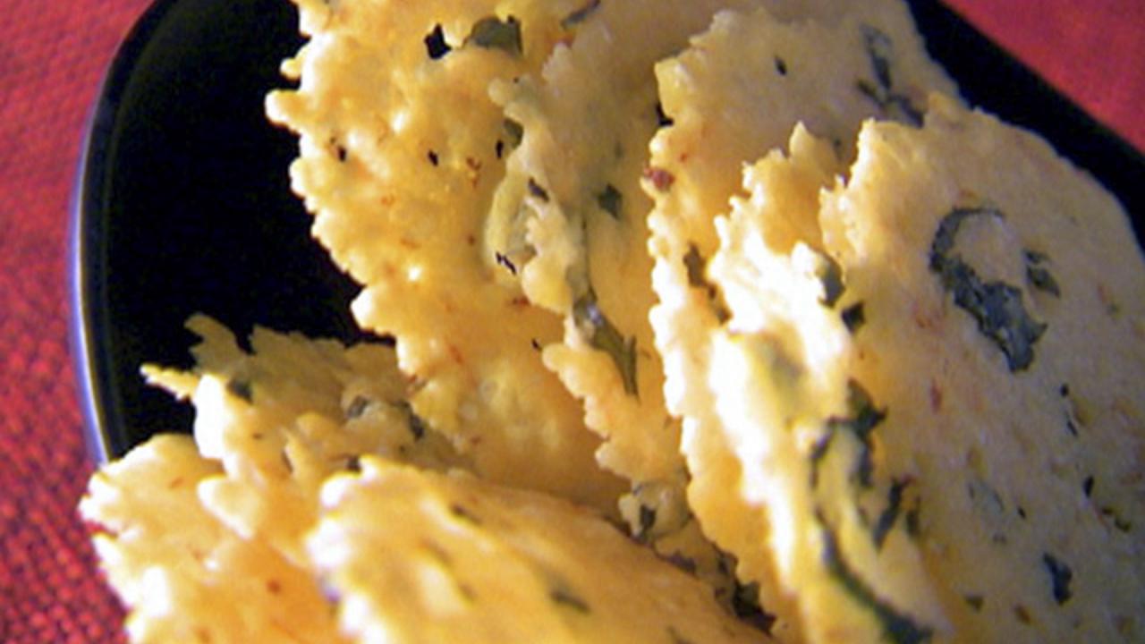 Zesty Cheese Crackers